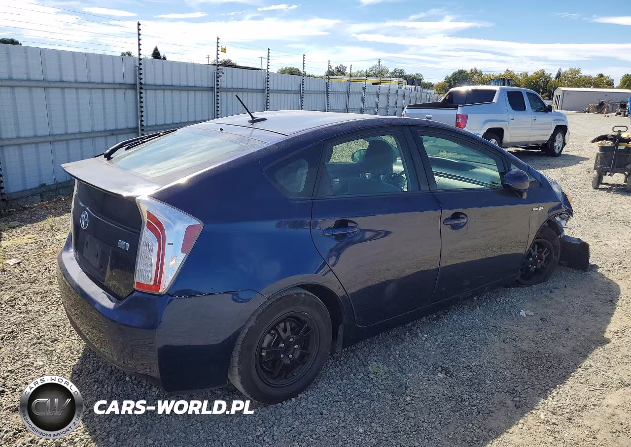 2015 Toyota Prius Three VIN:JTDKN3DU9F0472358 - 3