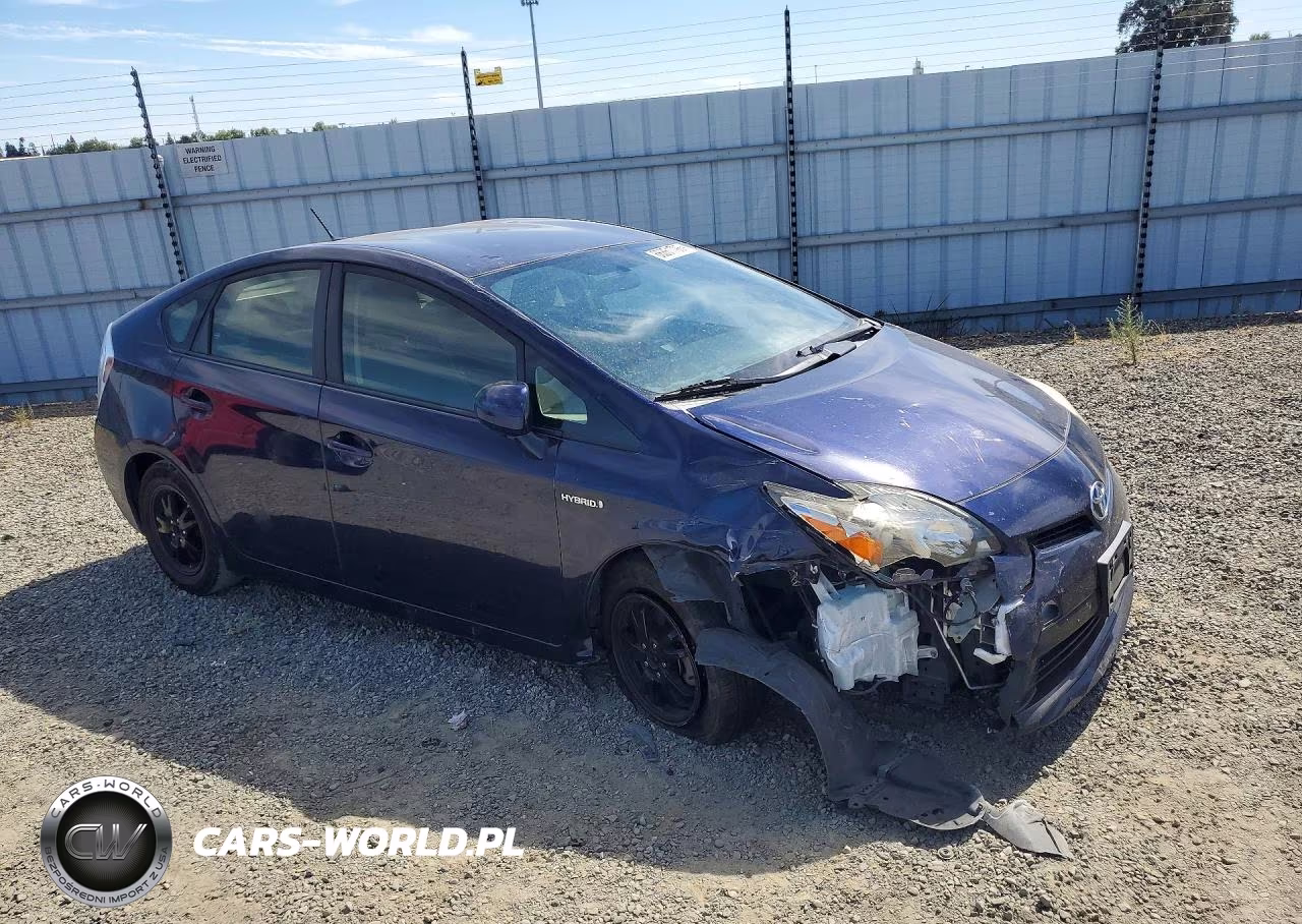 2015 Toyota Prius Three VIN:JTDKN3DU9F0472358 - 4