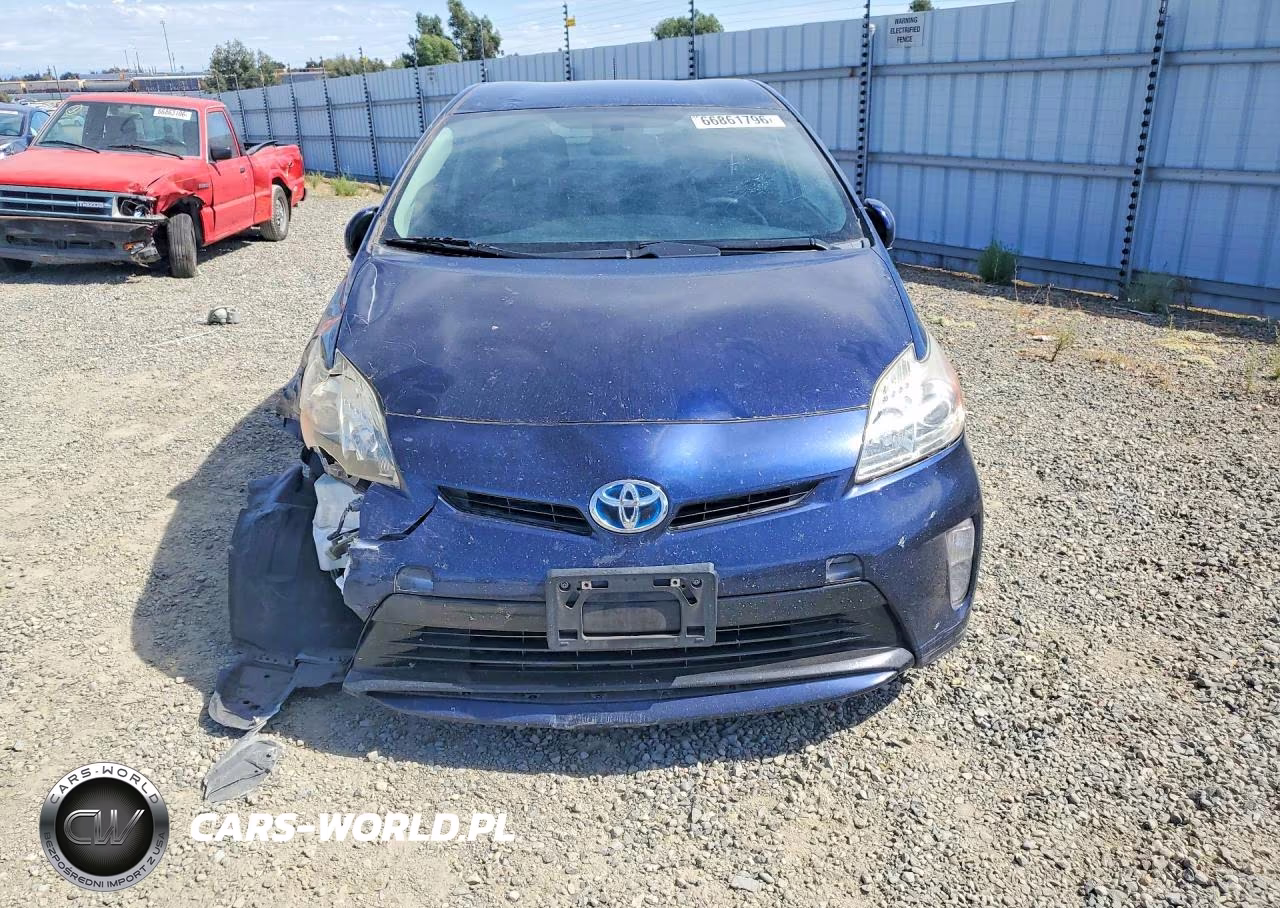 2015 Toyota Prius Three VIN:JTDKN3DU9F0472358 - 5