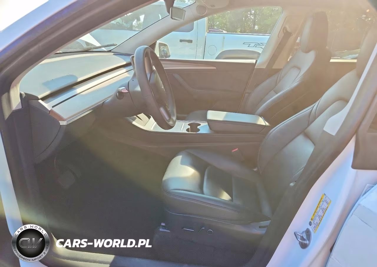 2023 Tesla Model Y VIN:7SAYGAEE5PF688696 - 7