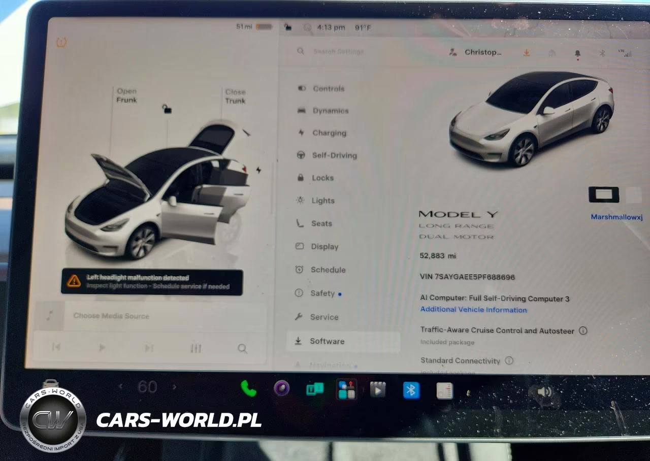 2023 Tesla Model Y VIN:7SAYGAEE5PF688696 - 9