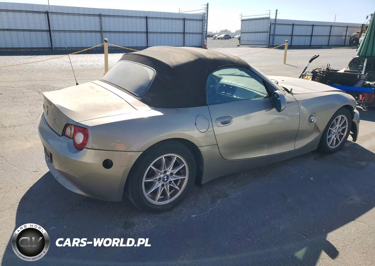 2005 BMW Z4 2.5 VIN:4USBT33585LS54774 - 3