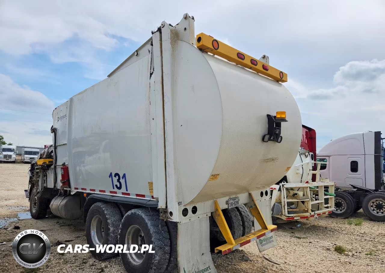 2022 Peterbilt 520 Refuse Truck VIN:3BPDLJ0X4NF113051 - 3