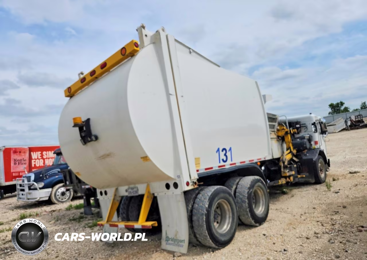 2022 Peterbilt 520 Refuse Truck VIN:3BPDLJ0X4NF113051 - 4