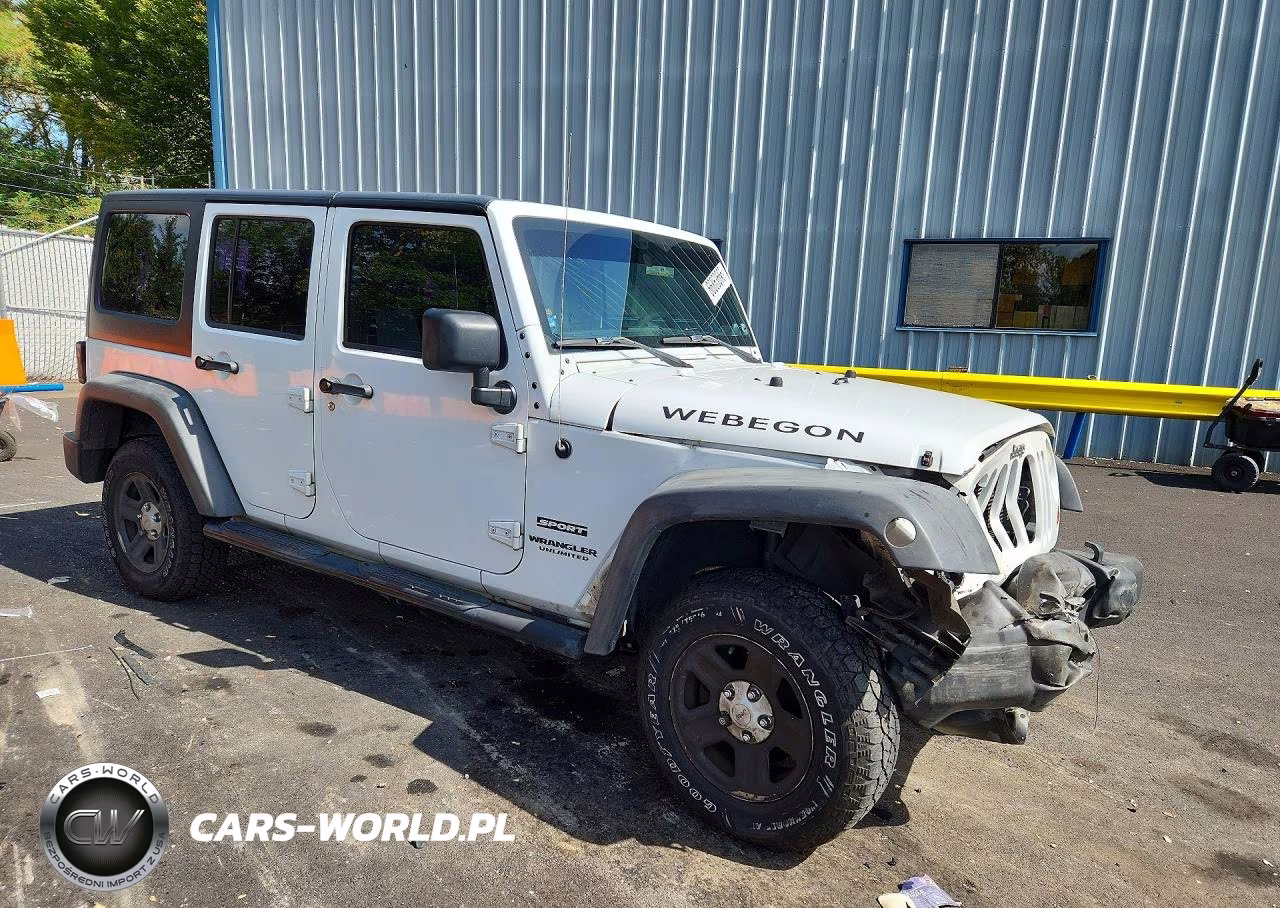 2013 Jeep Wrangler Unlimited Sport VIN:1C4BJWDG0DL632551 - 4