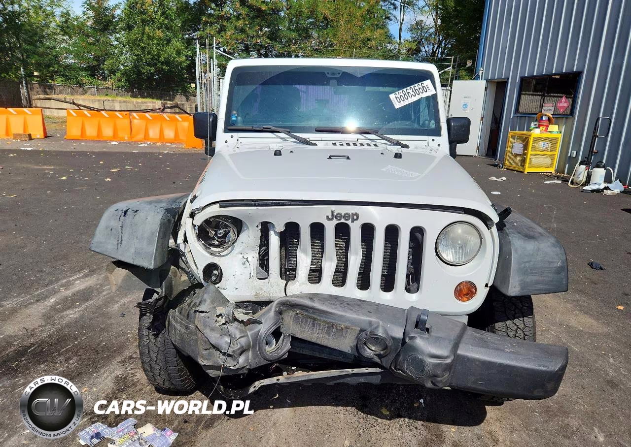 2013 Jeep Wrangler Unlimited Sport VIN:1C4BJWDG0DL632551 - 5