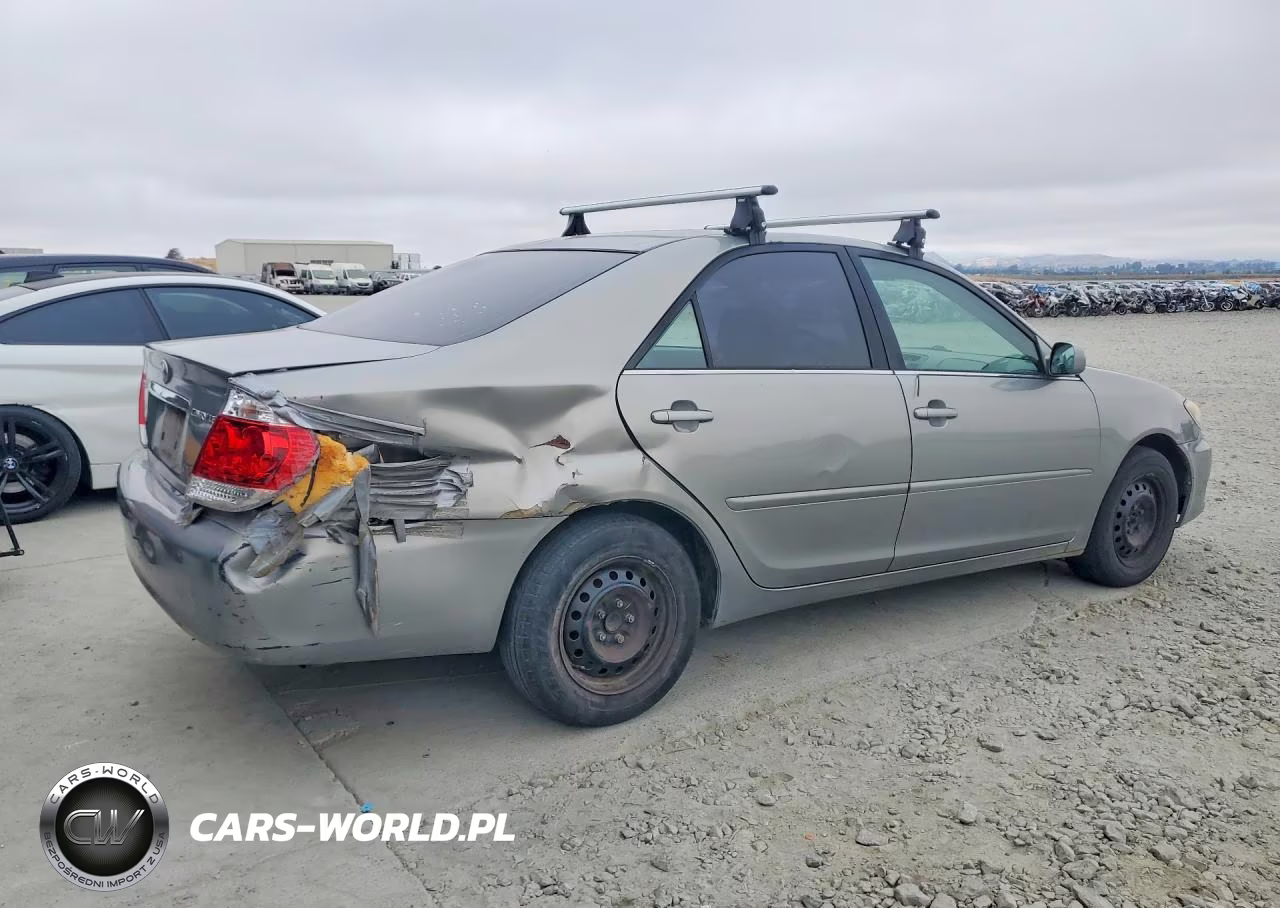 2005 Toyota Camry Le VIN:4T1BE32K15U634150 - 3
