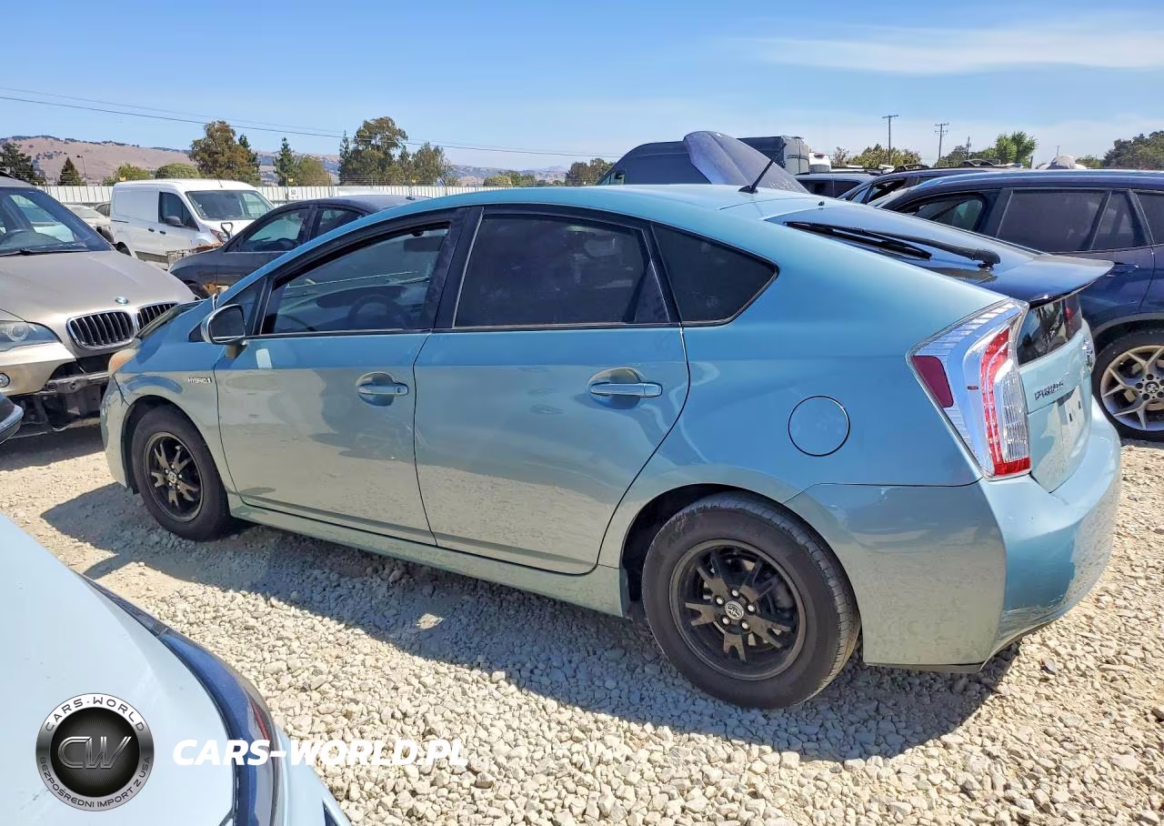 2012 Toyota Prius Two VIN:JTDKN3DUXC1535621 - 2