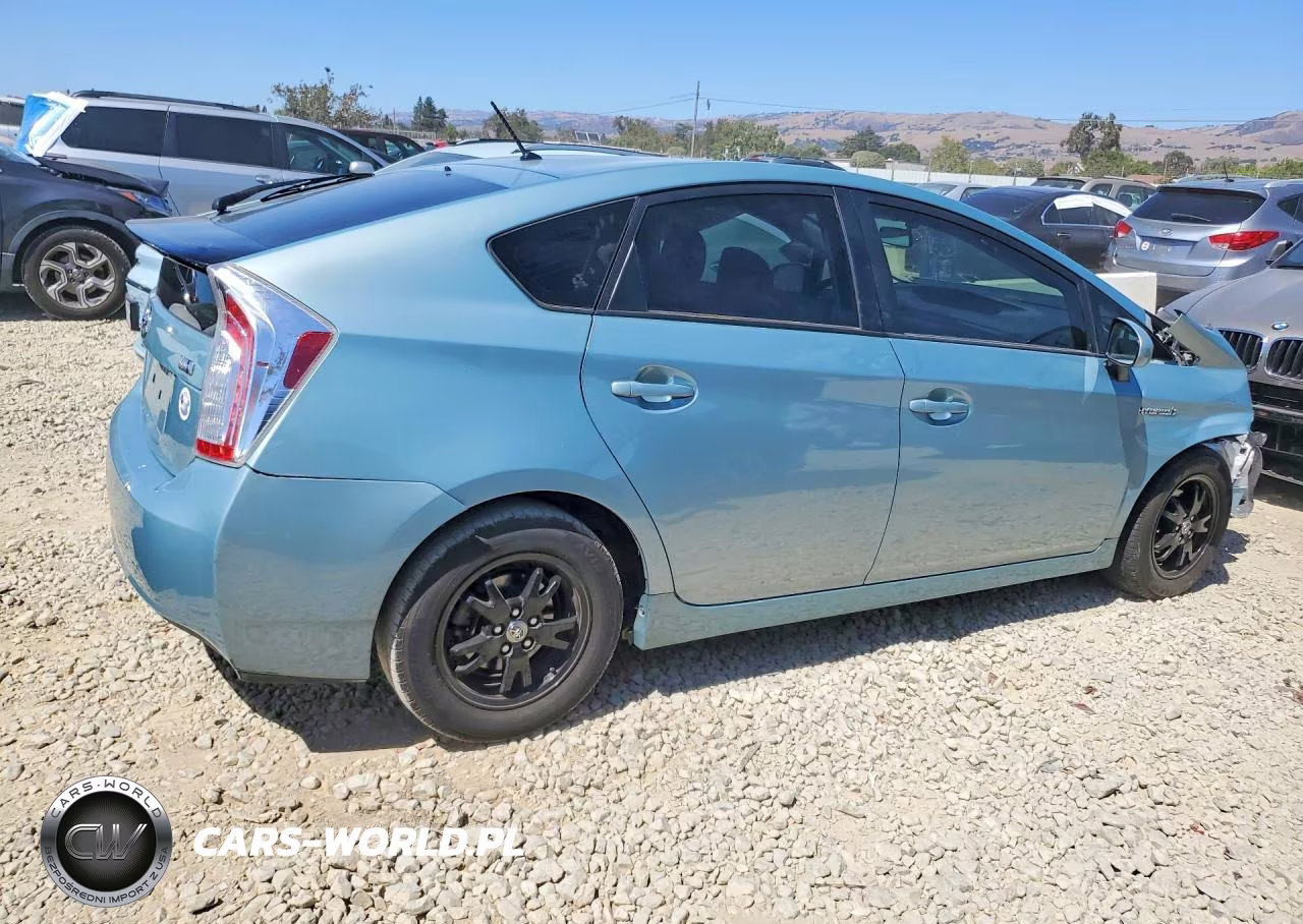 2012 Toyota Prius Two VIN:JTDKN3DUXC1535621 - 3