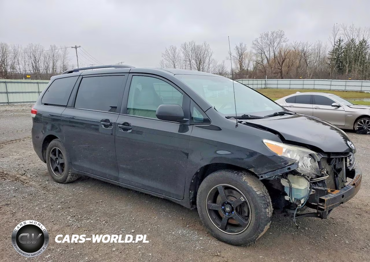 2013 Toyota Sienna Xle 8-Passenger VIN:5TDYK3DC6DS307520 - 4