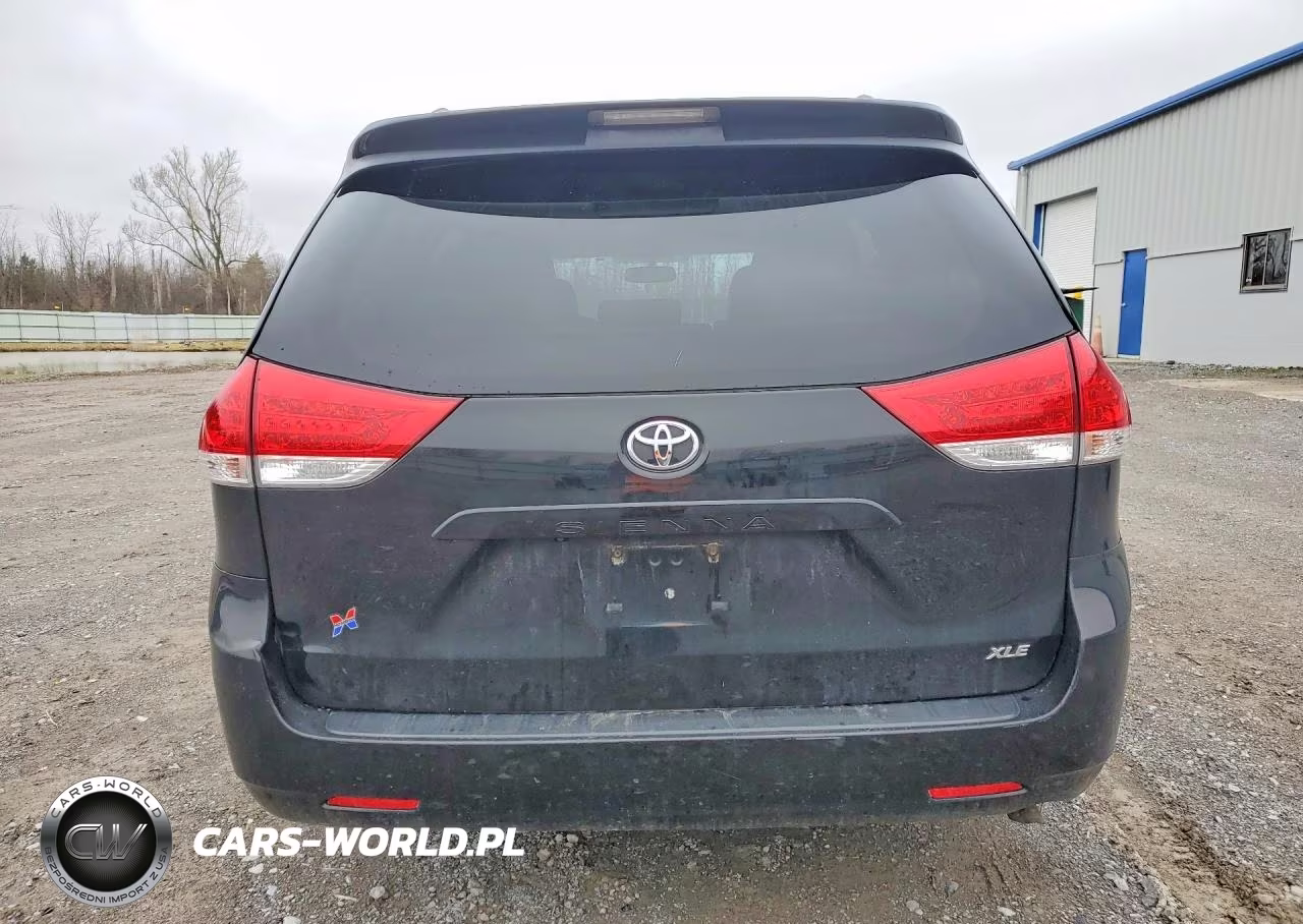 2013 Toyota Sienna Xle 8-Passenger VIN:5TDYK3DC6DS307520 - 6