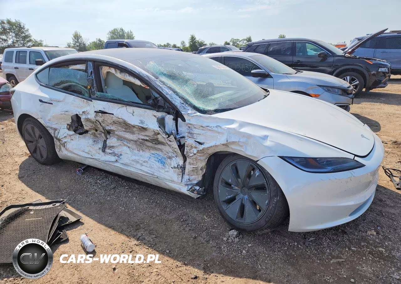 2025 Tesla Model 3 VIN:5YJ3E1EA9SF916993 - 4
