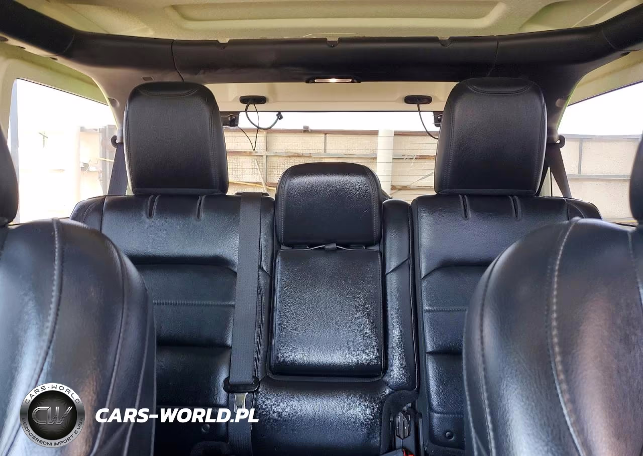 2018 Jeep Wrangler Unlimited Sahara VIN:1C4HJXEG1JW240302 - 10