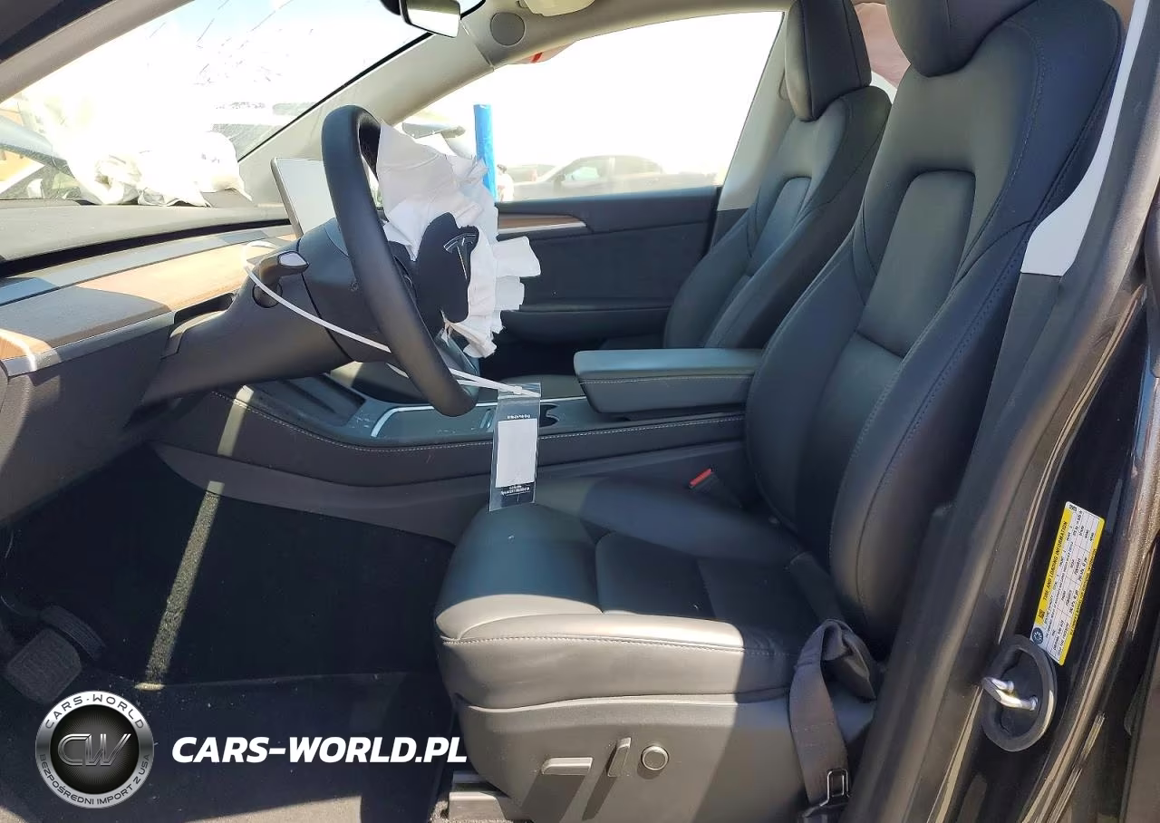 2024 Tesla Model Y VIN:7SAYGDEE1RA229893 - 7