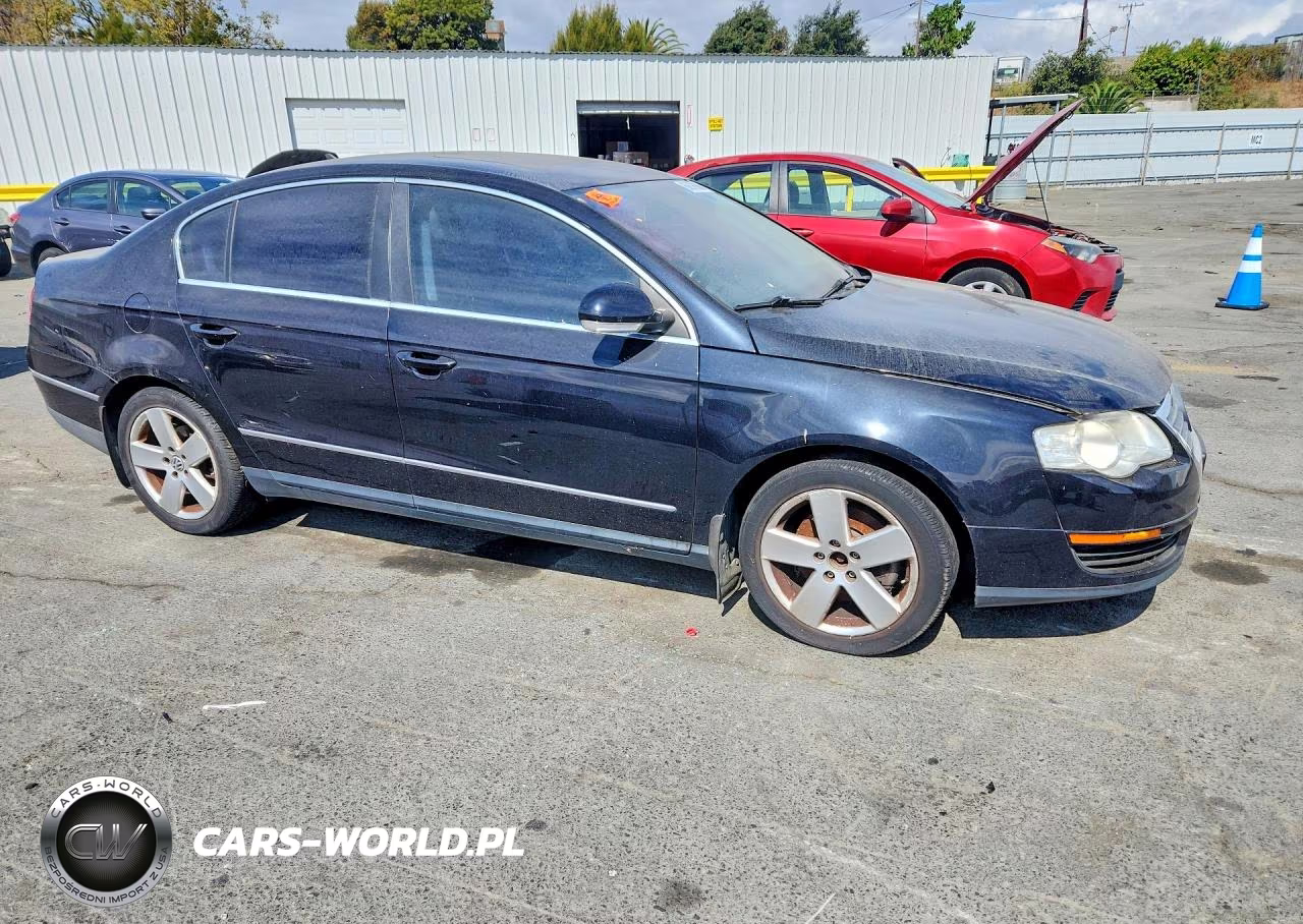 2008 Volkswagen Passat Komfort VIN:WVWAK73CX8E185055 - 4