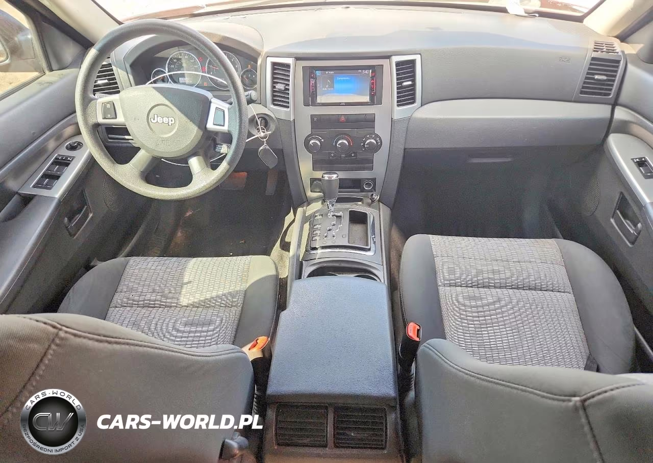 2008 Jeep Grand Cherokee Laredo VIN:1J8GR48K28C220812 - 8