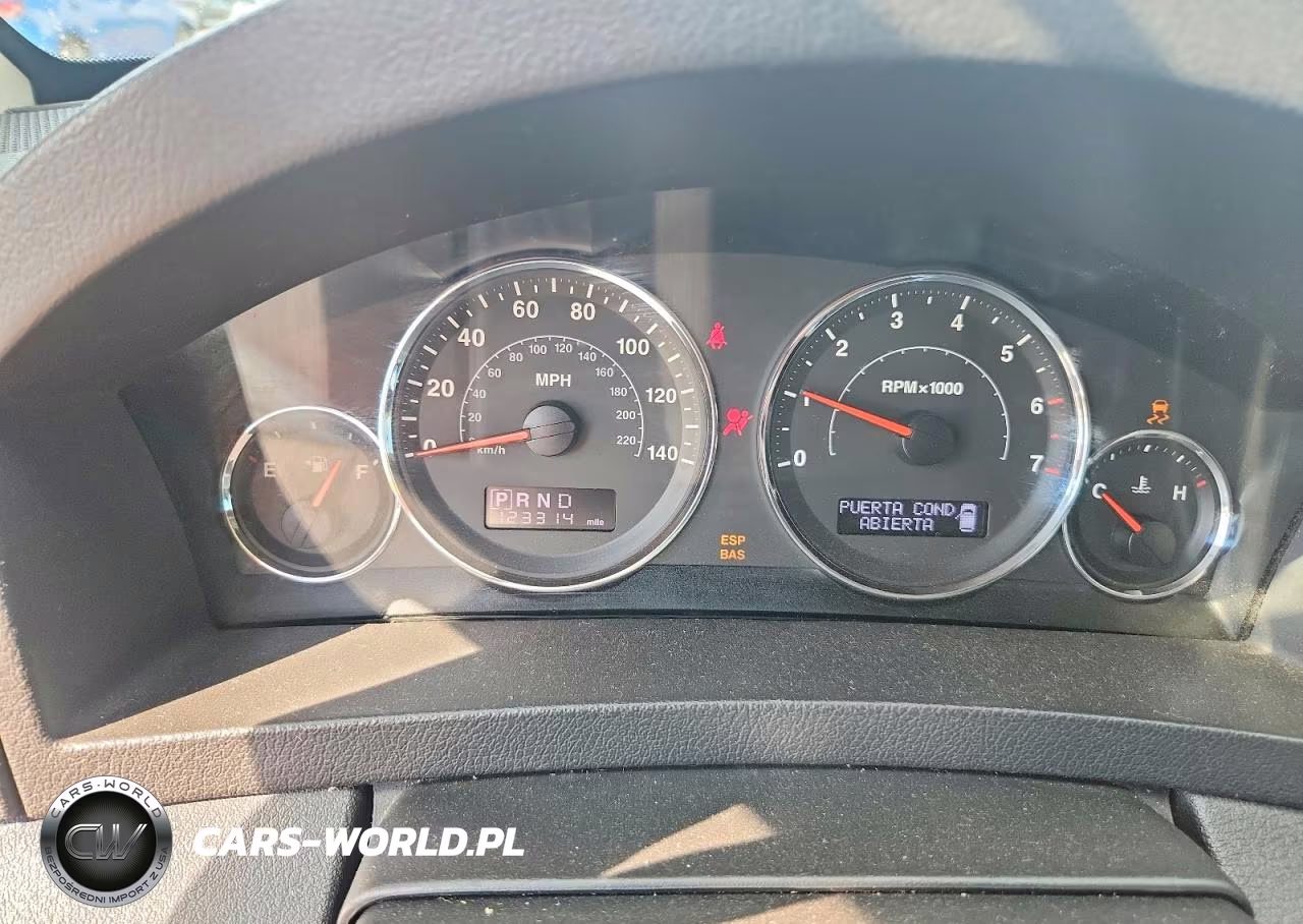 2008 Jeep Grand Cherokee Laredo VIN:1J8GR48K28C220812 - 9