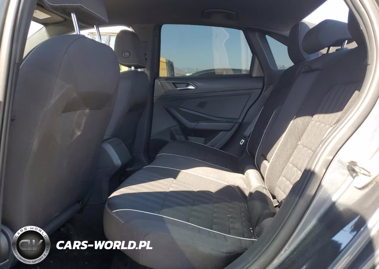 2024 Volkswagen Jetta Sport VIN:3VWBM7BUXRM084549 - 10