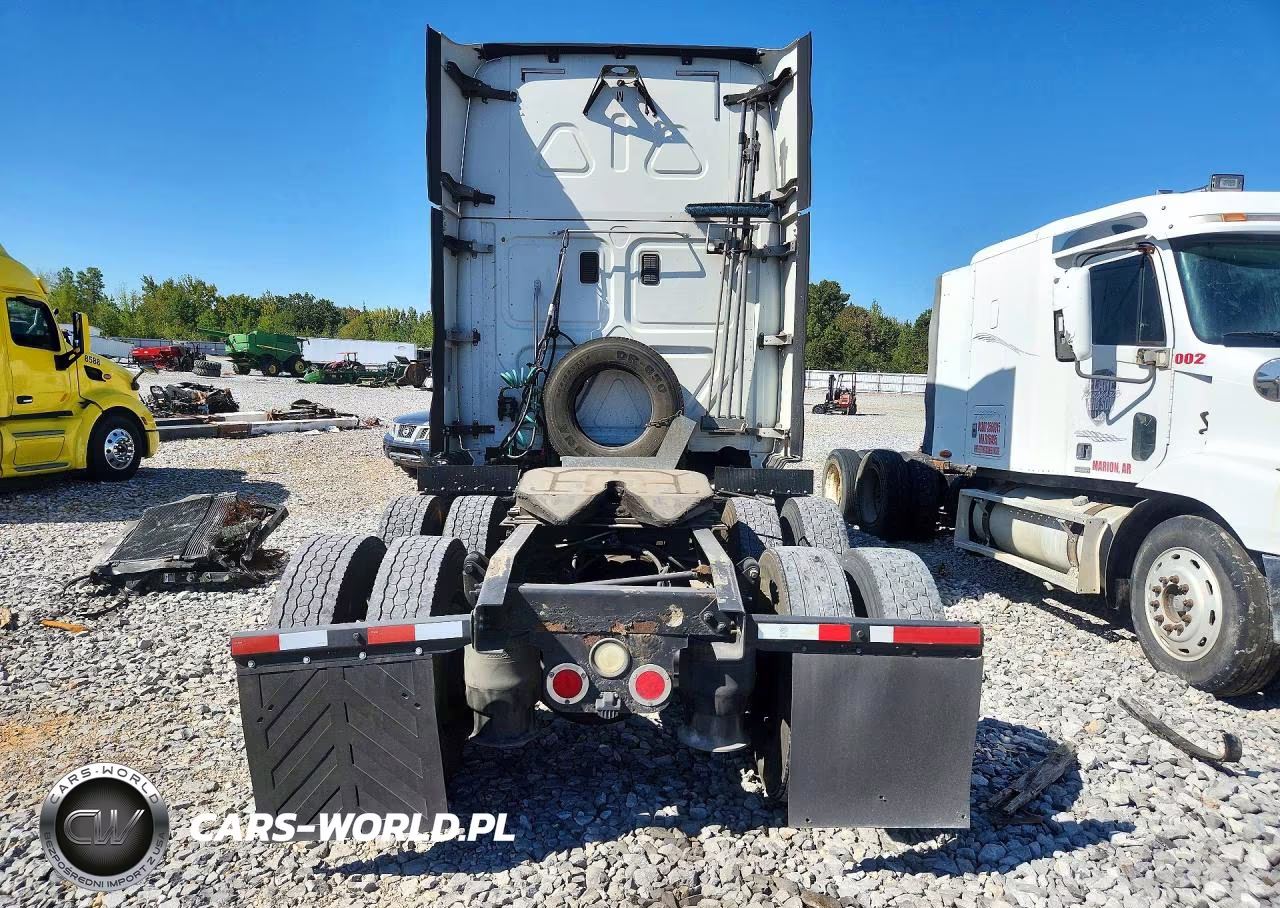 2015 Freightliner Cascadia 125 VIN:3AKJGLD53FSGD8463 - 6