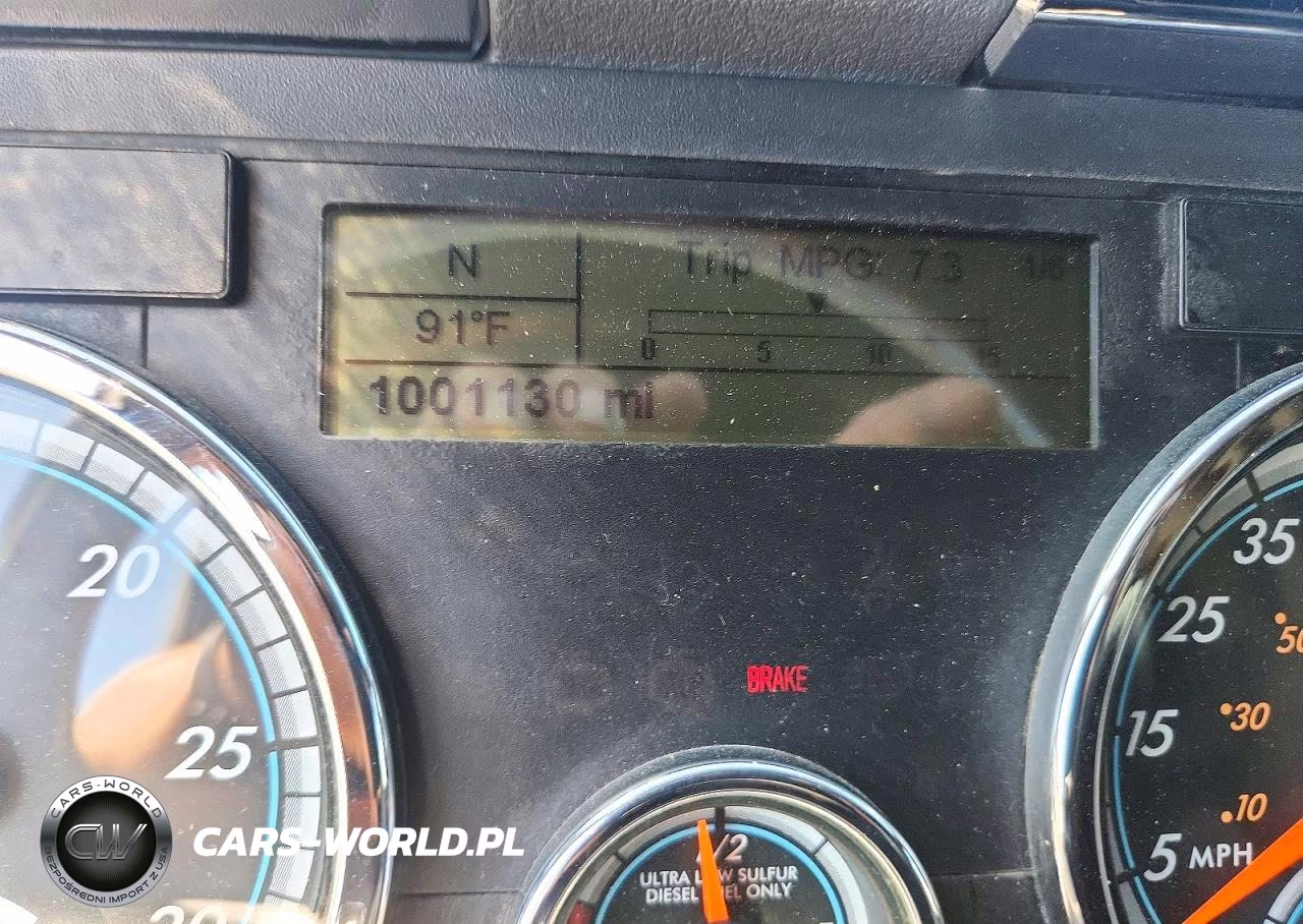 2015 Freightliner Cascadia 125 VIN:3AKJGLD53FSGD8463 - 9