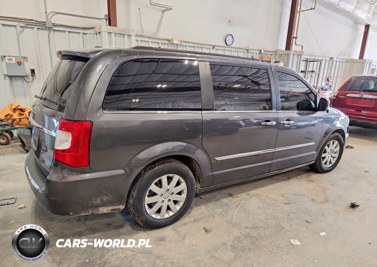2016 Chrysler Town & Country Touring VIN:2C4RC1BG8GR253517 - 3