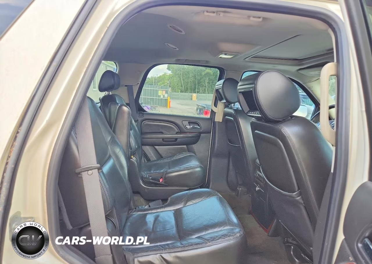 2008 Cadillac Escalade Luxury VIN:1GYFK63808R173141 - 11