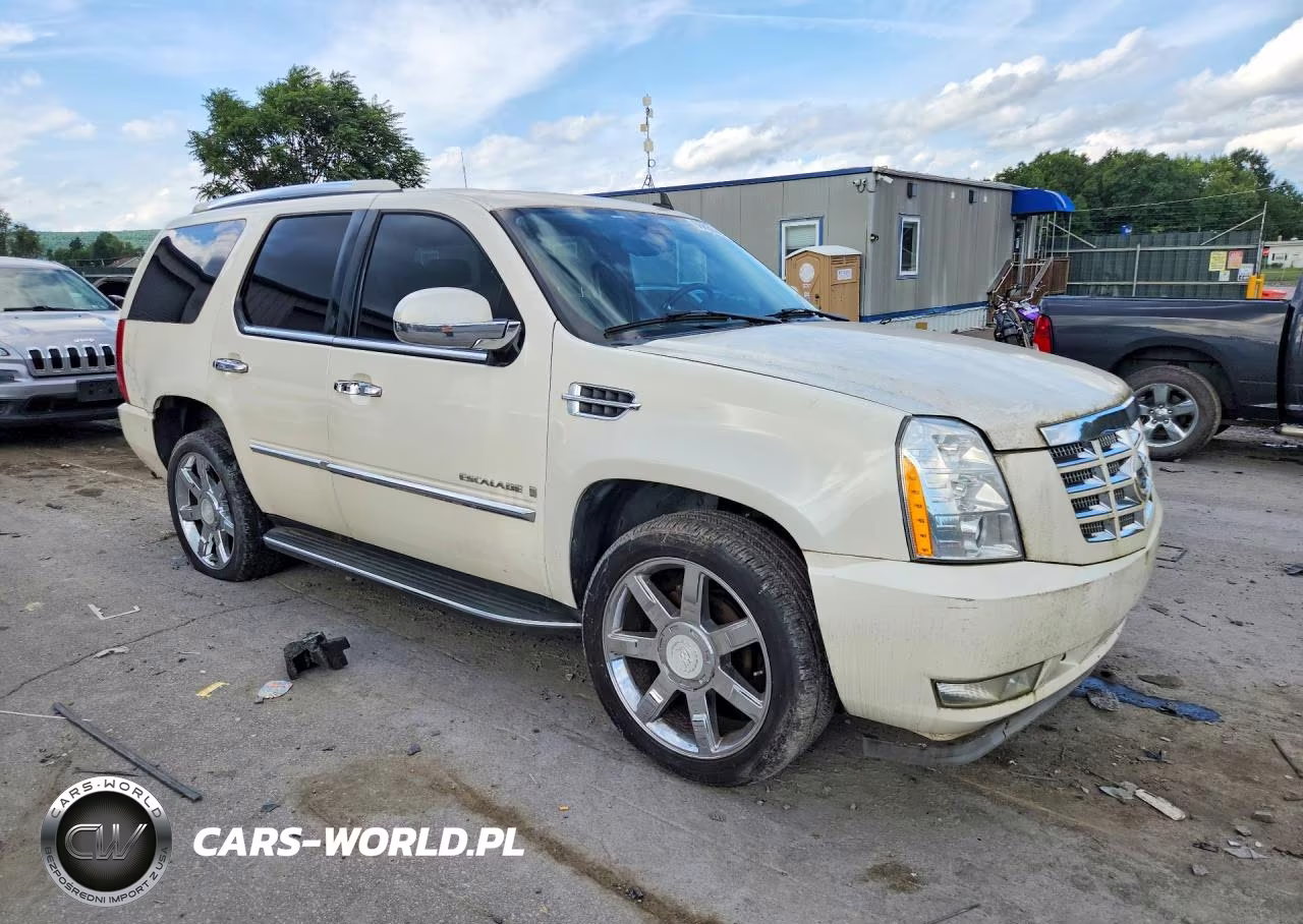 2008 Cadillac Escalade Luxury VIN:1GYFK63808R173141 - 4
