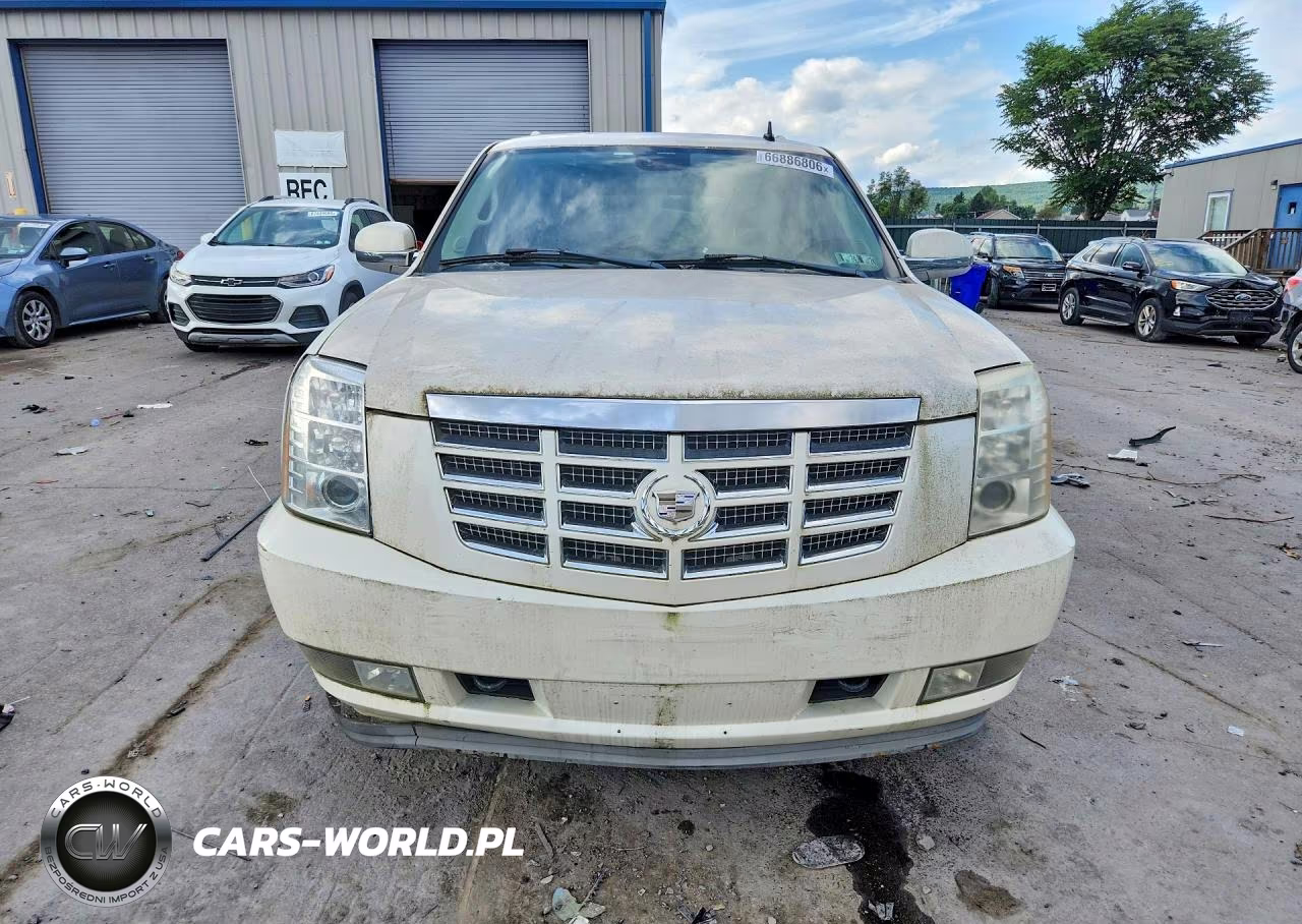 2008 Cadillac Escalade Luxury VIN:1GYFK63808R173141 - 5