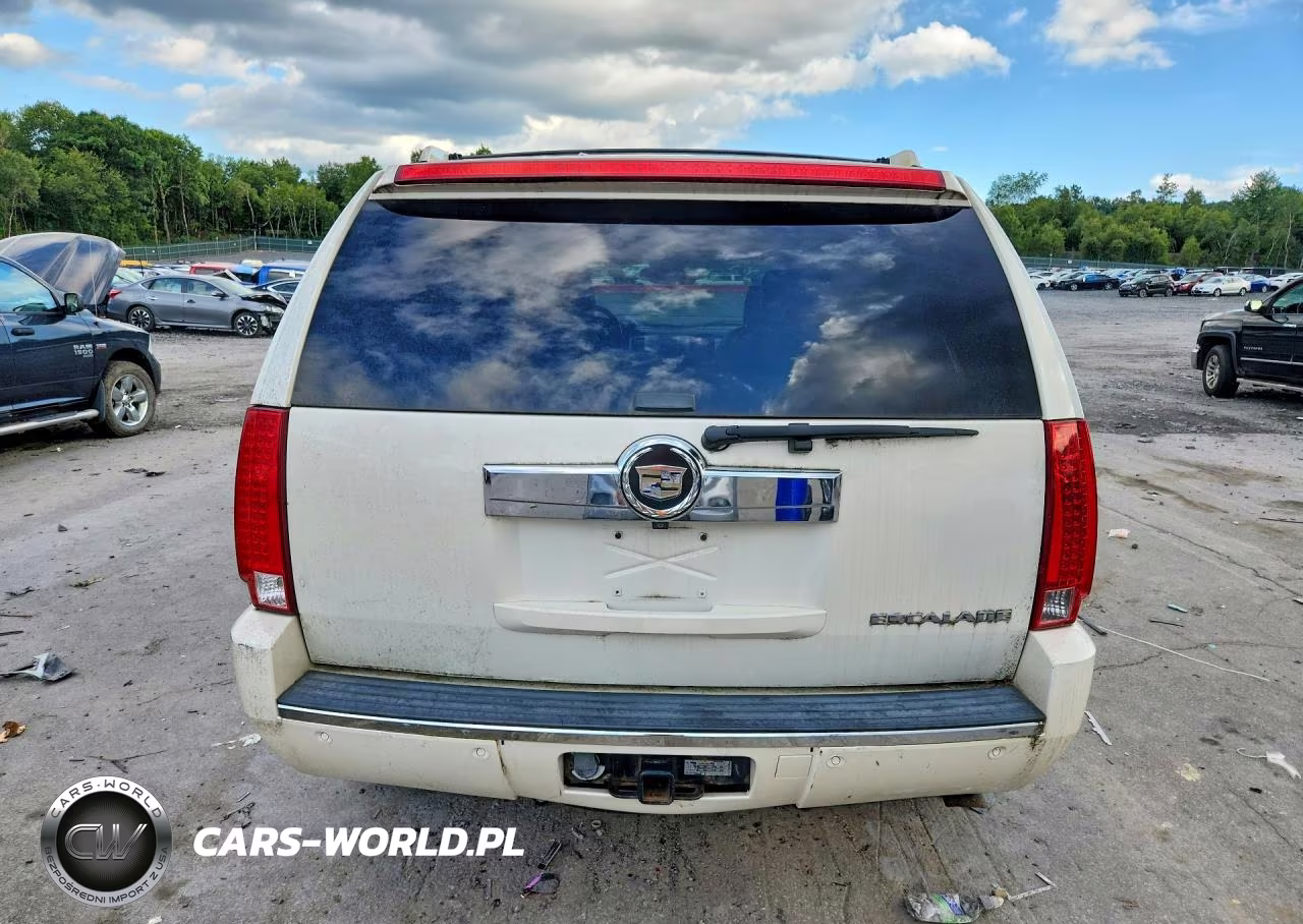 2008 Cadillac Escalade Luxury VIN:1GYFK63808R173141 - 6