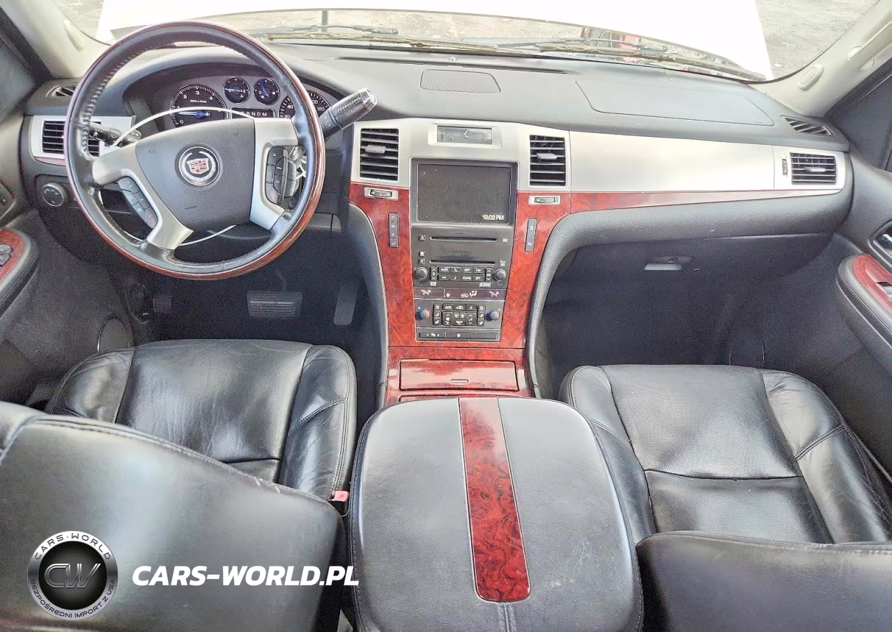 2008 Cadillac Escalade Luxury VIN:1GYFK63808R173141 - 8