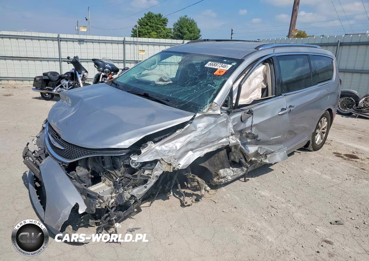 2019 Chrysler Pacifica Touring L