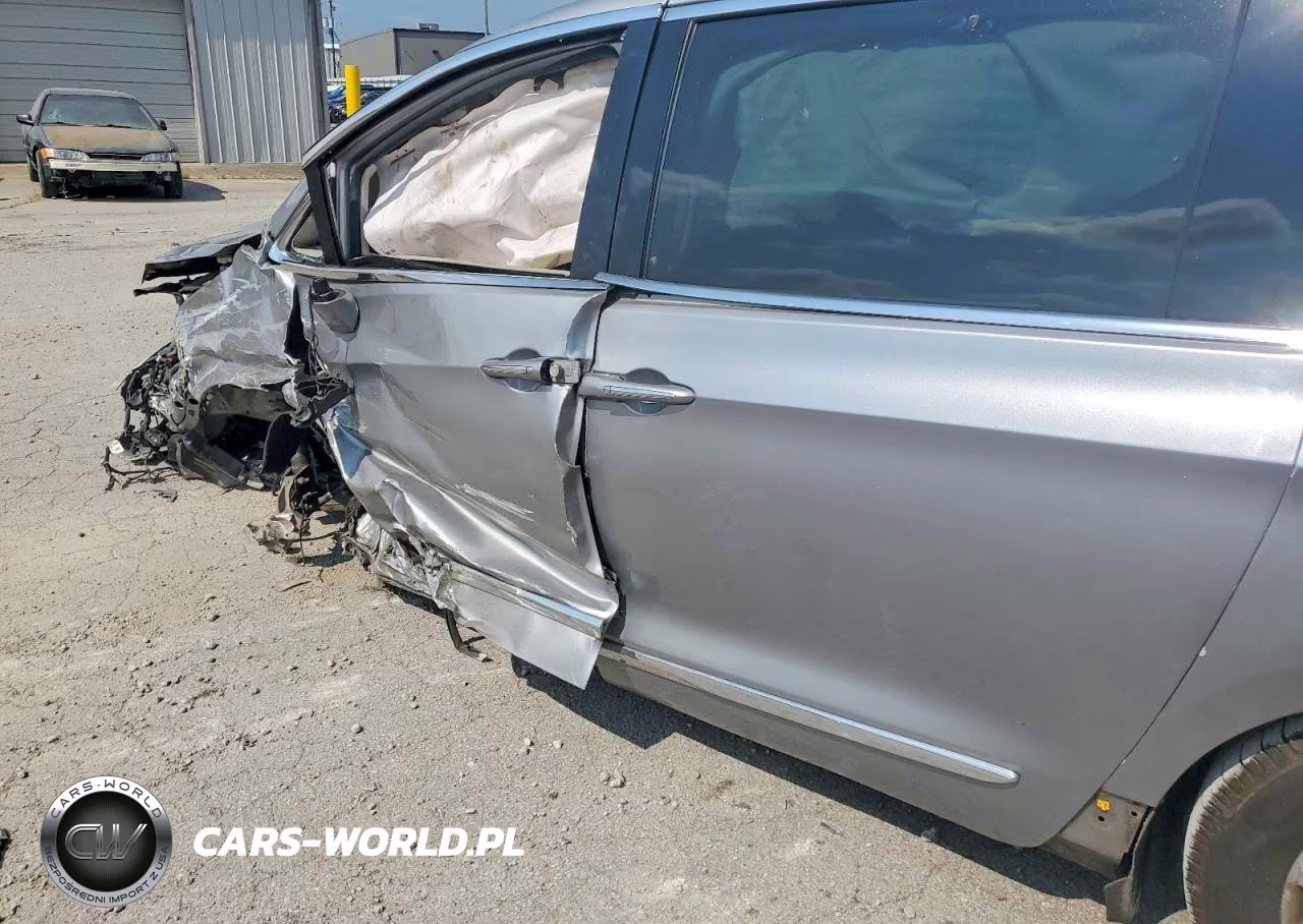 2019 Chrysler Pacifica Touring L VIN:2C4RC1BG4KR523478 - 7