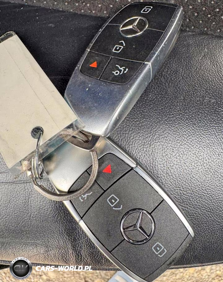 2019 Mercedes-Benz C 300 4Matic VIN:55SWF8EB5KU305546 - 11