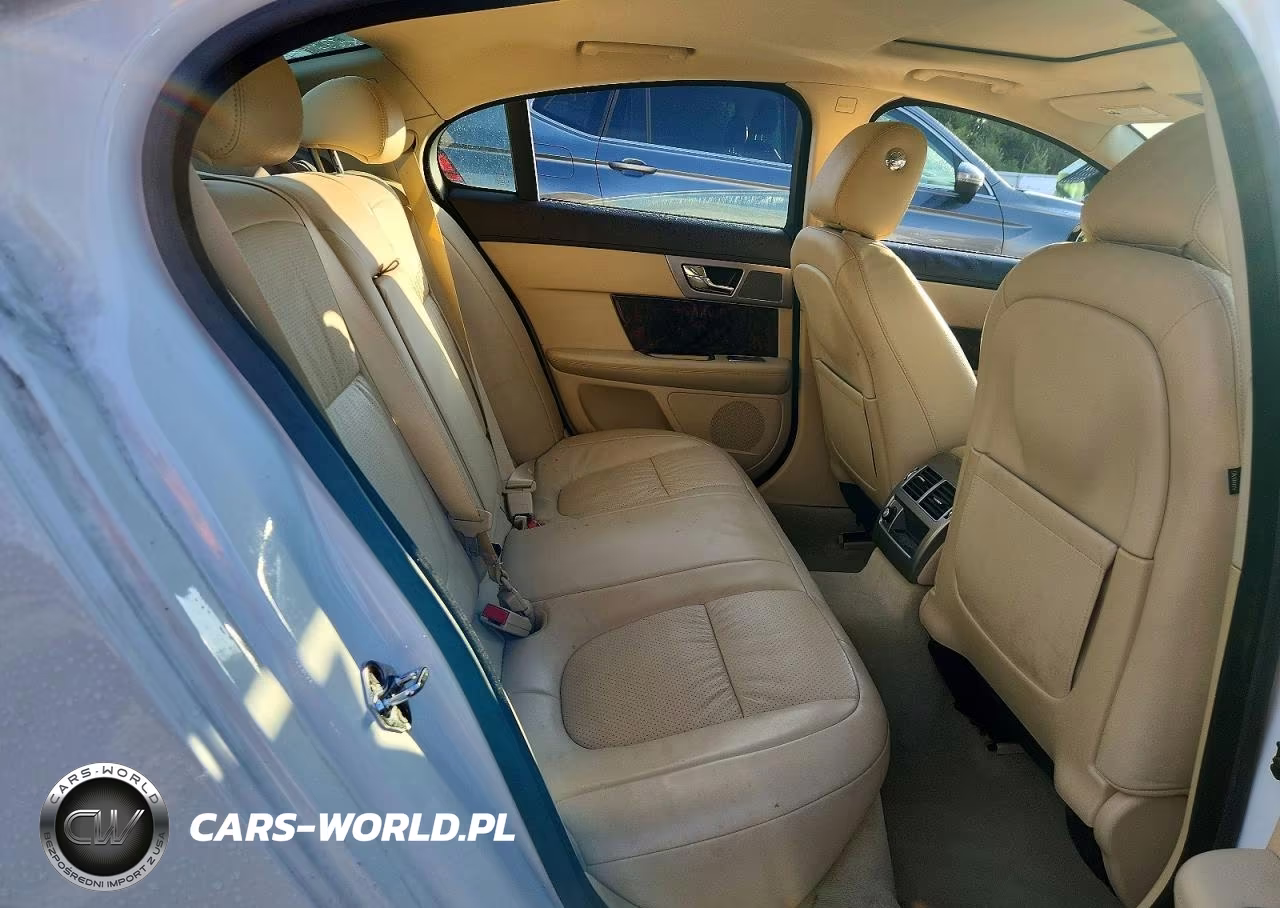 2011 Jaguar Xf Premium VIN:SAJWA0GB0BLS20045 - 10