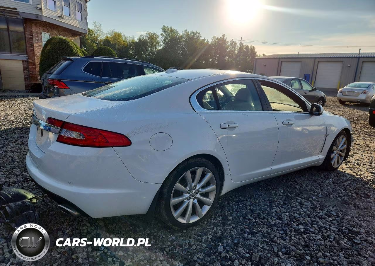 2011 Jaguar Xf Premium VIN:SAJWA0GB0BLS20045 - 3
