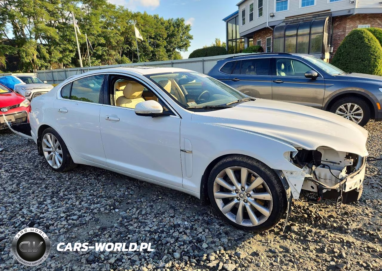 2011 Jaguar Xf Premium VIN:SAJWA0GB0BLS20045 - 4