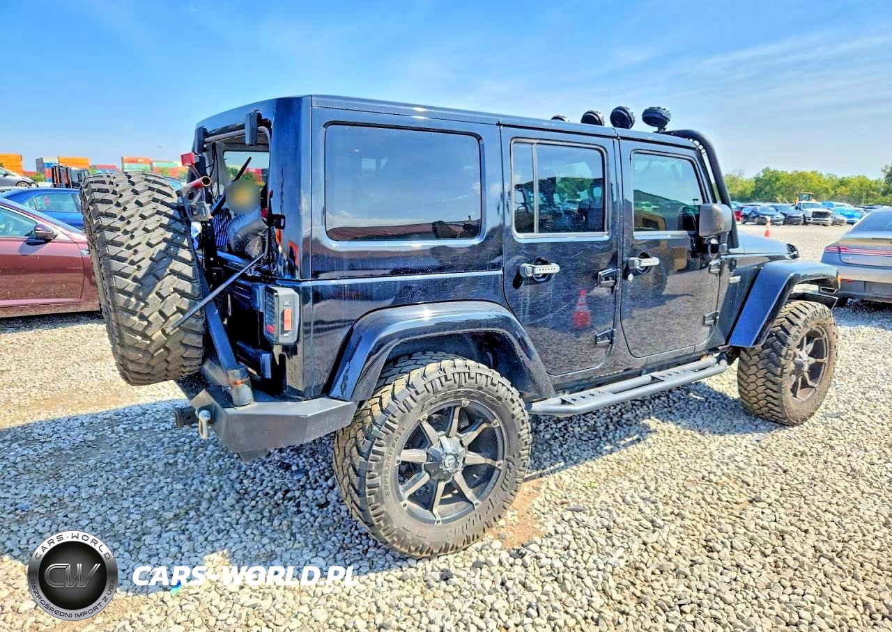 2016 Jeep Wrangler Unlimited Sahara VIN:1C4HJWEG5GL280144 - 3