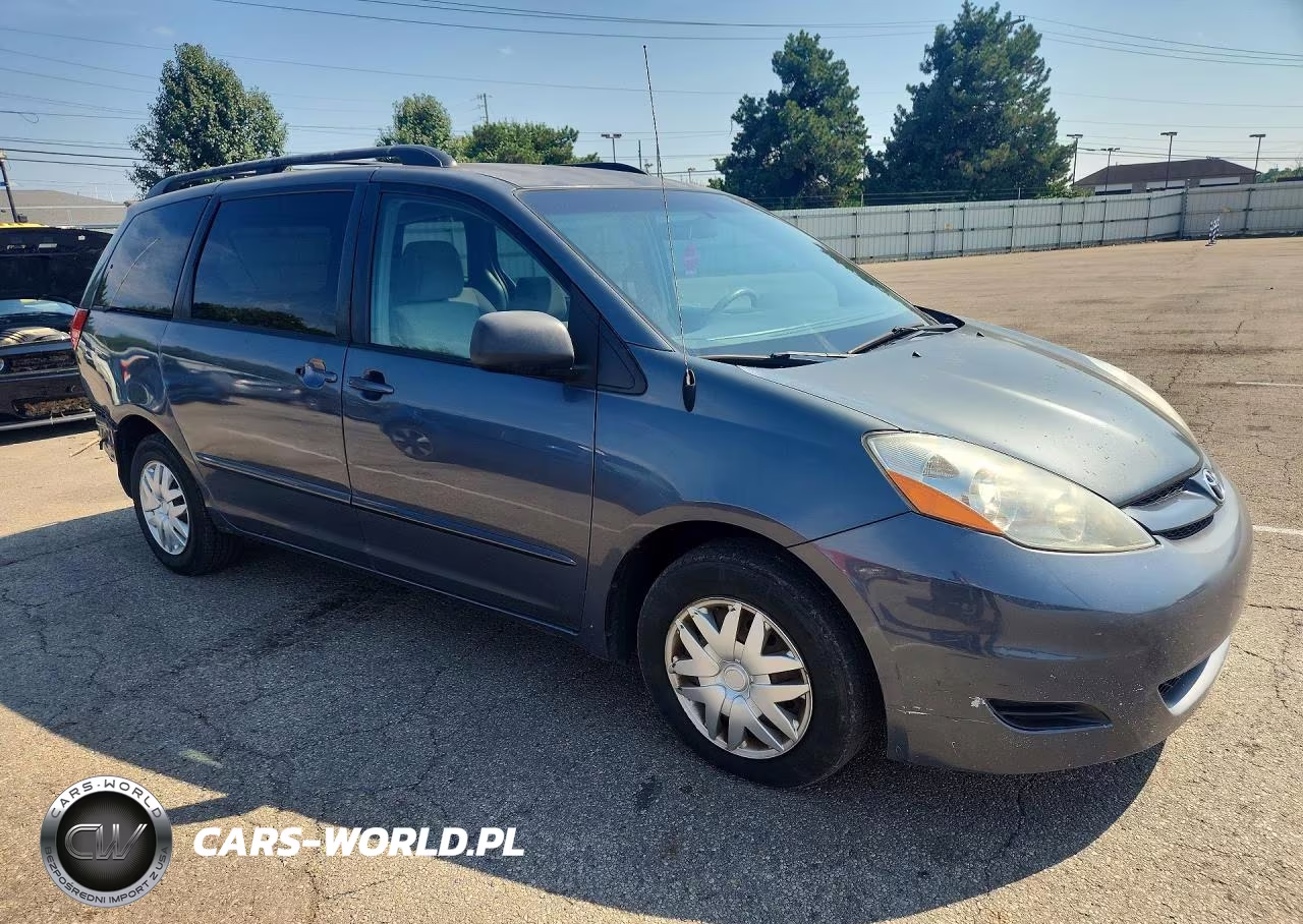 2010 Toyota Sienna Le 8-Passenger VIN:5TDKK4CC4AS321053 - 4