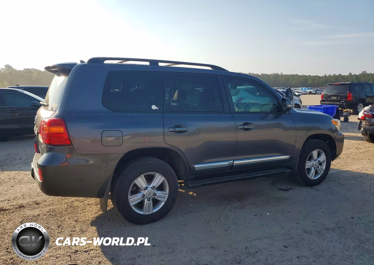 2015 Toyota Land Cruiser Base VIN:JTMHY7AJ1F4031075 - 3