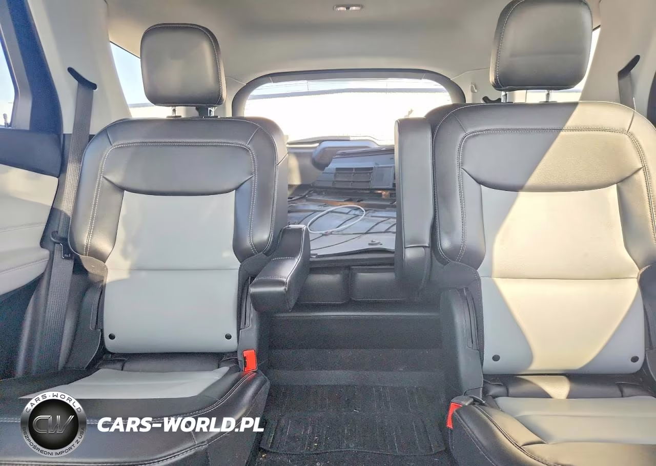 2022 Ford Explorer Xlt VIN:1FMSK8DH4NGA14446 - 10
