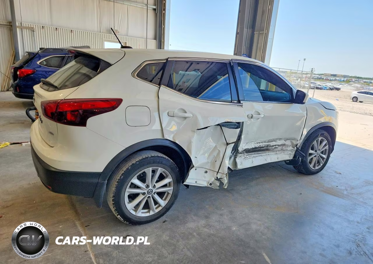 2019 Nissan Rogue Sport S VIN:JN1BJ1CR2KW318484 - 3