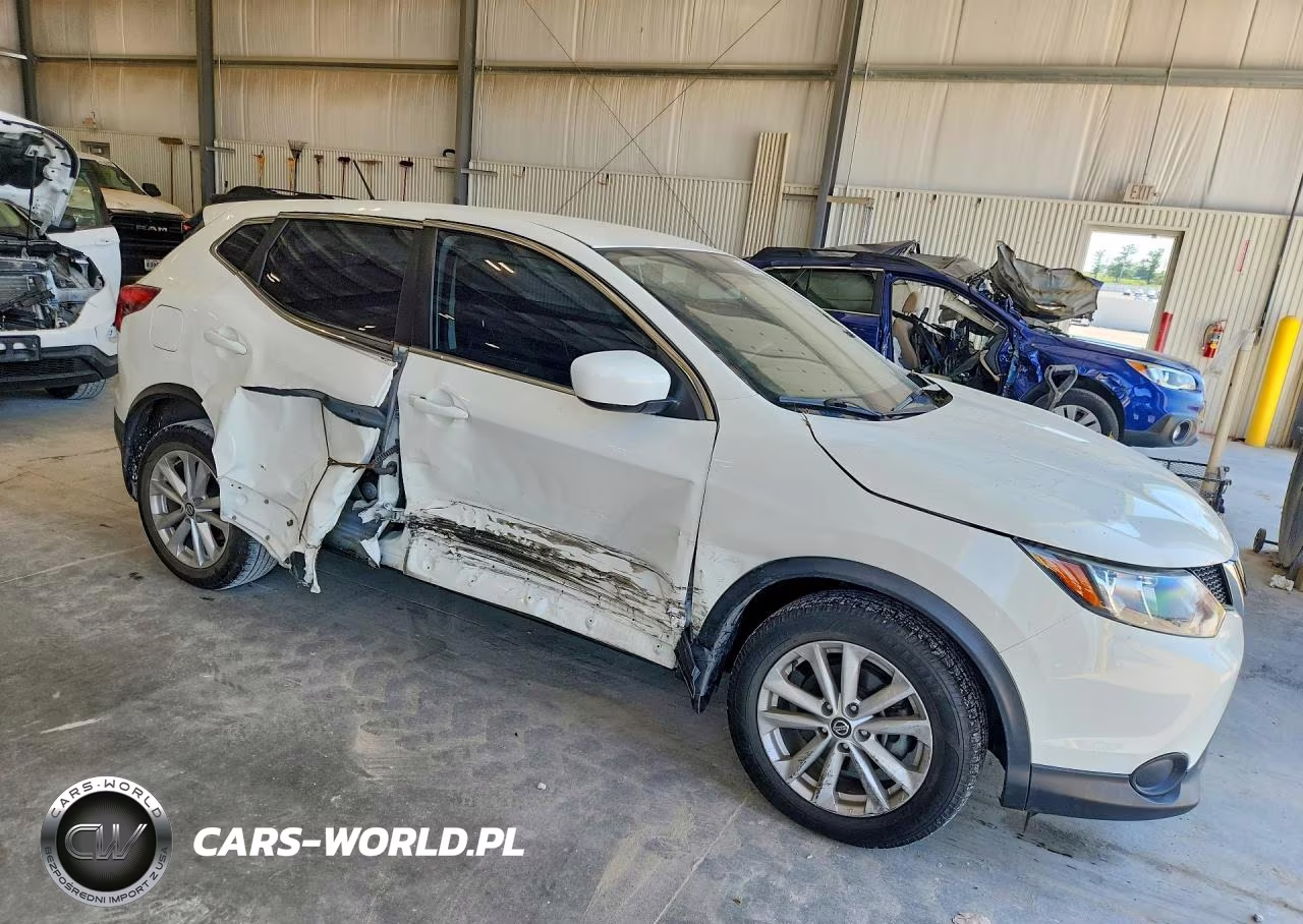 2019 Nissan Rogue Sport S VIN:JN1BJ1CR2KW318484 - 4