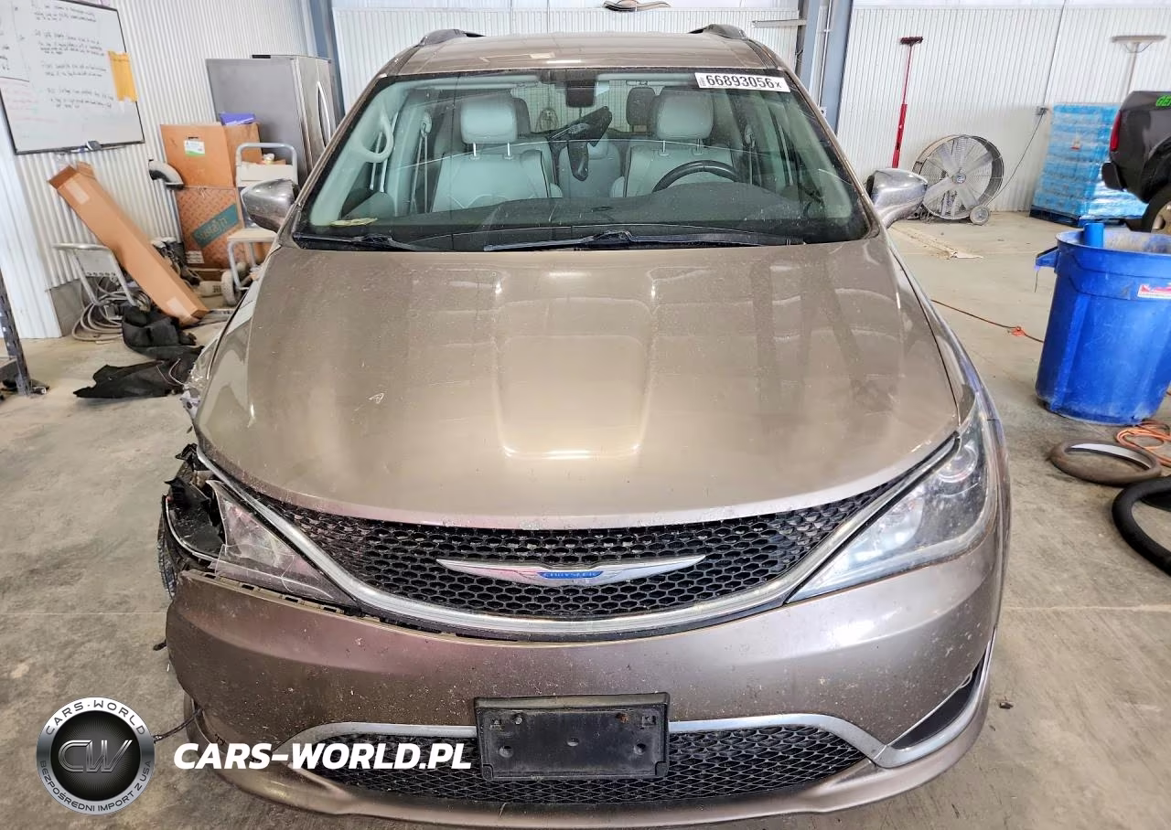 2018 Chrysler Pacifica Limited VIN:2C4RC1GG8JR252433 - 5
