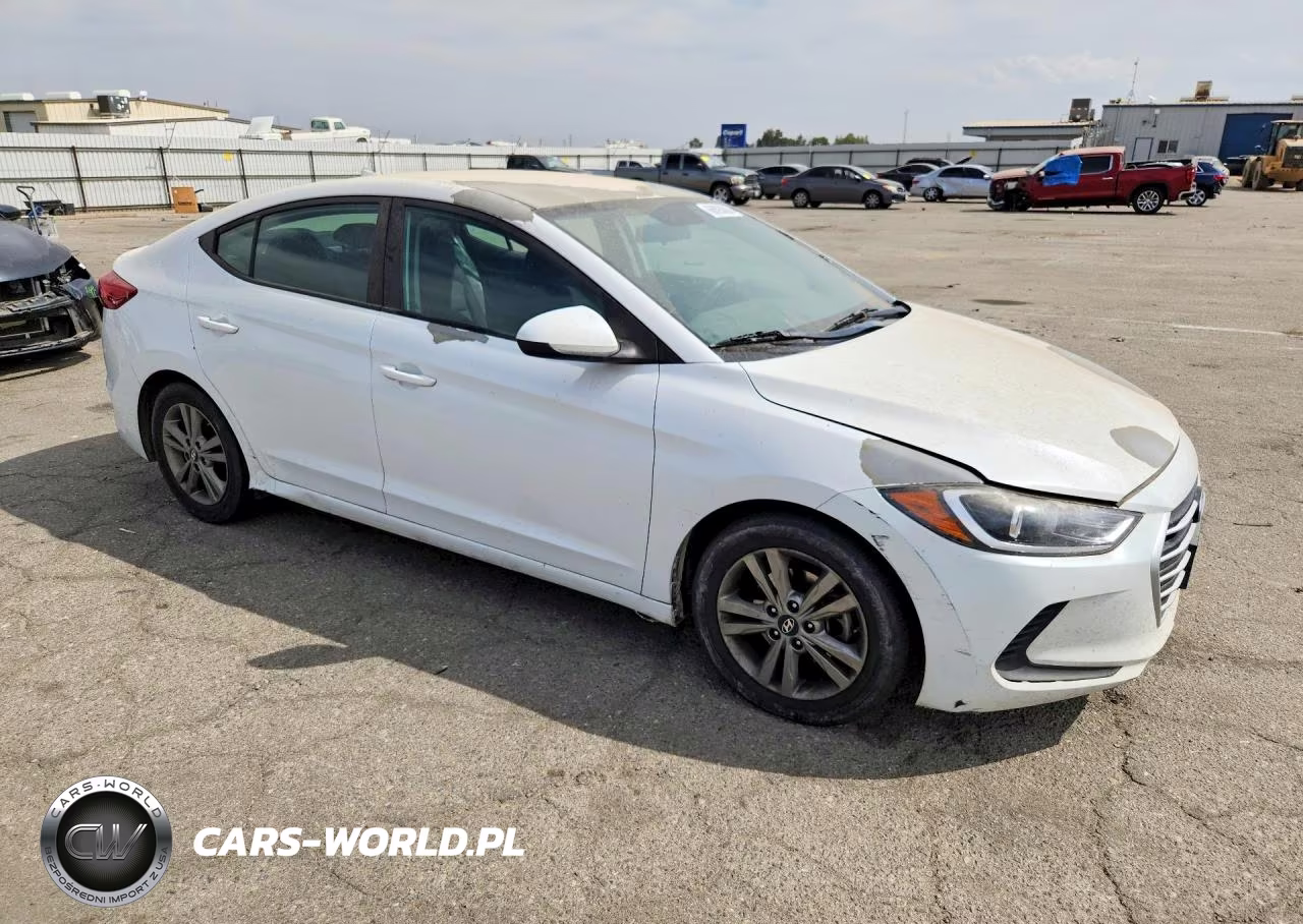 2018 Hyundai Elantra Sel VIN:5NPD84LF2JH318210 - 4