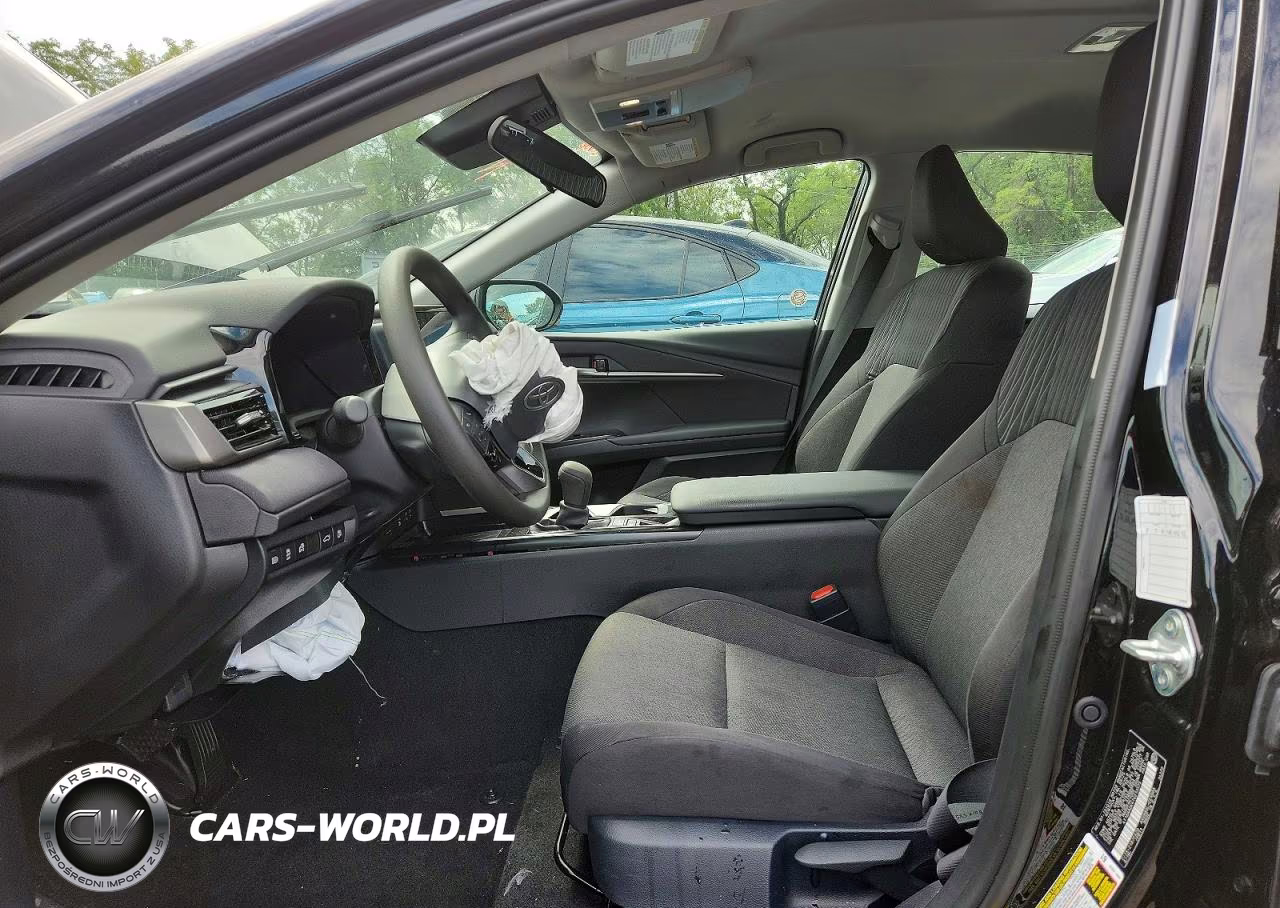 2026 Toyota Camry Le VIN:4T1DAACK4TU213575 - 7