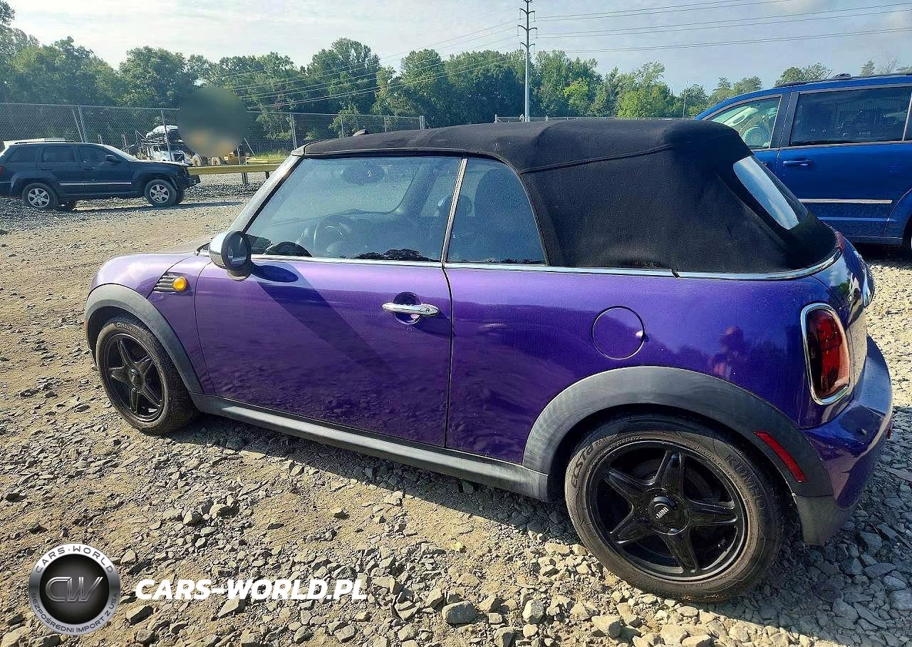 2010 Mini Cooper VIN:WMWMR3C56ATZ18901 - 2