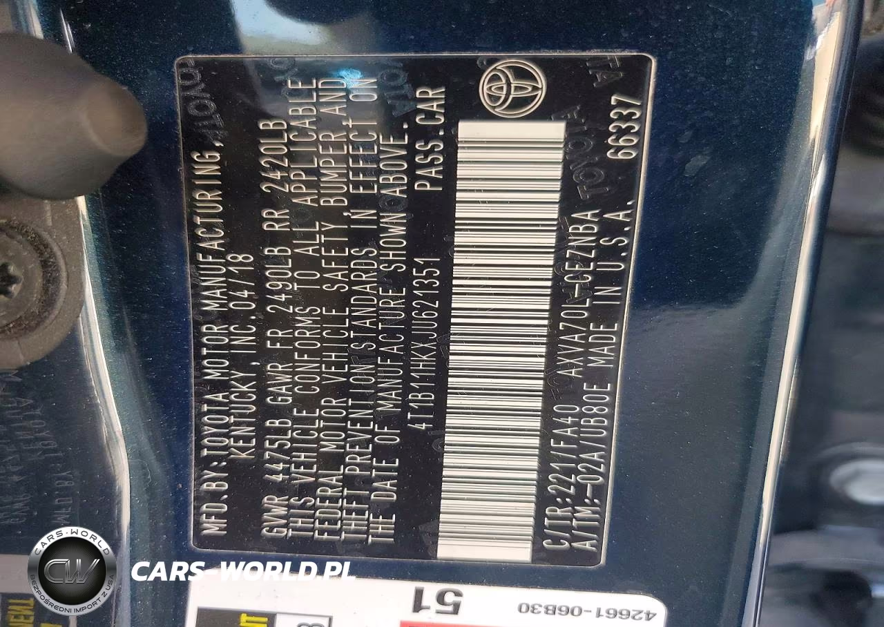2018 Toyota Camry Le VIN:4T1B11HKXJU621351 - 12