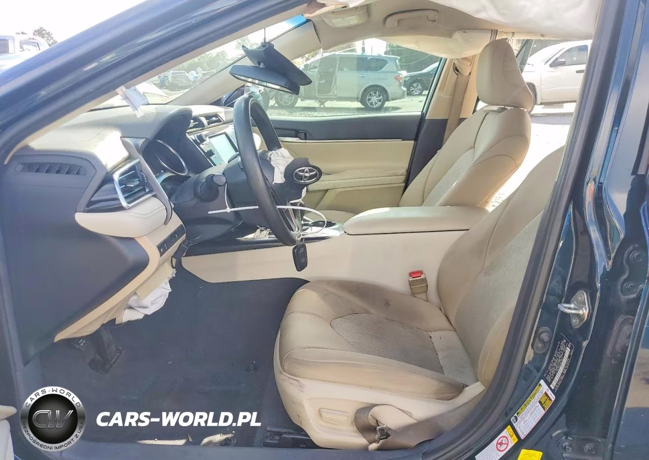 2018 Toyota Camry Le VIN:4T1B11HKXJU621351 - 7