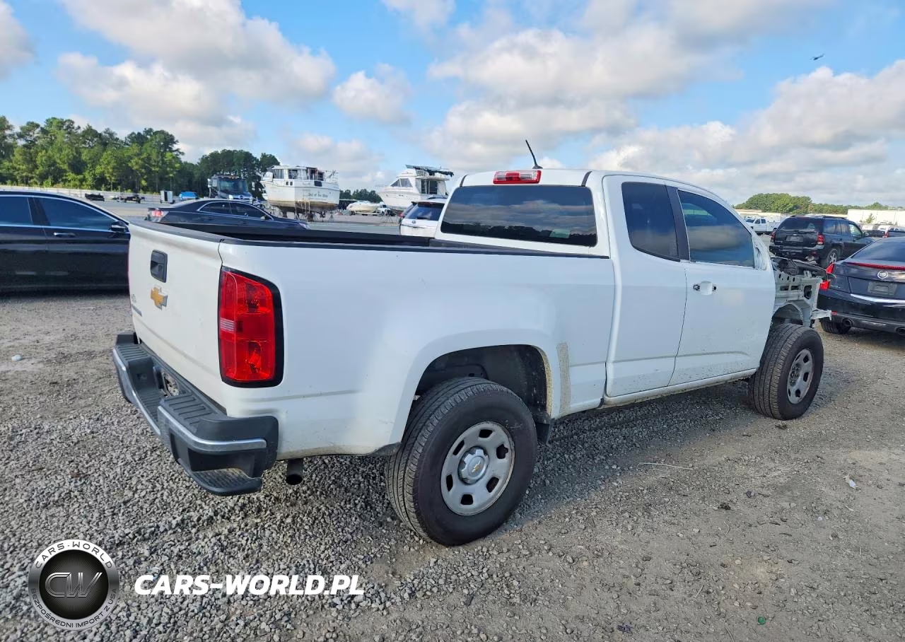 2017 Chevrolet Colorado VIN:1GCHSBEA7H1304071 - 3