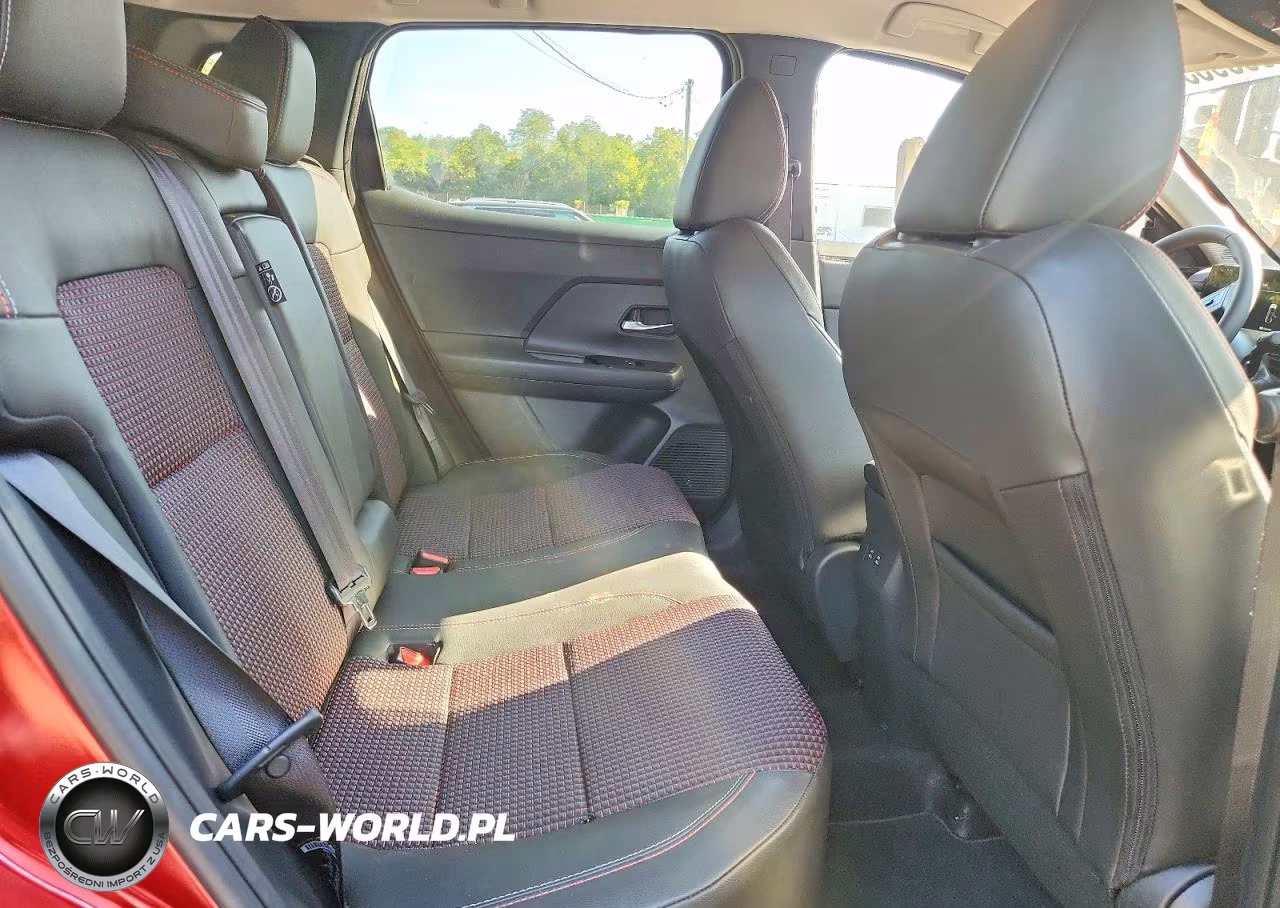 2026 Nissan Kicks Sr VIN:3N8AP6DA0TL312286 - 11
